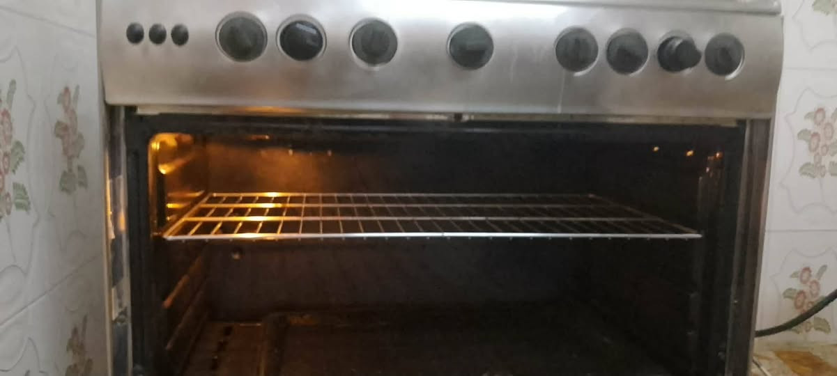 طباخ عشتار نظيف للبيع كلو شغال فرن كهربائيات
***********
