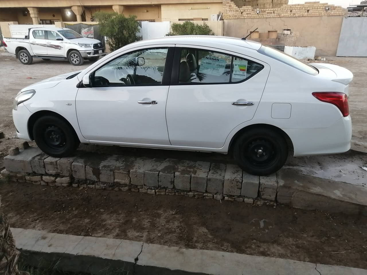 سيارة نيسان صني هندي موديل ٢٠١٩ بليتة زرقاء ماشية 101 الف مكفولة كير ومحرك وتبريد وطخم تاير دوشمة جديدة سيارة نظيفة جداً واستخدام بيت فقط بارد موضح بالسونار السعر 110 وبيها مجال بسيط للاستفسار التواصل ***********
