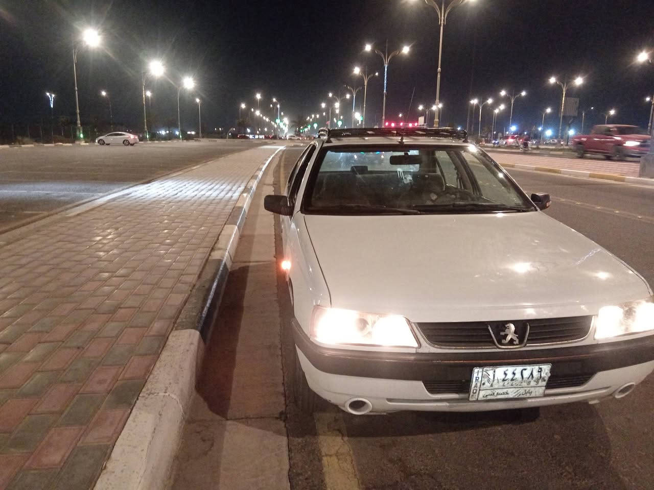 سلام عليكم بيجو ٤٠٥ مديل ٢٠١٠ سياره نضيفه مكينه وكير جديد تخم تاير جديد السعر ٢٥ مجال قليل مكان السياره كربلاء التفاصيل على الموبايل *********** او واتساب
