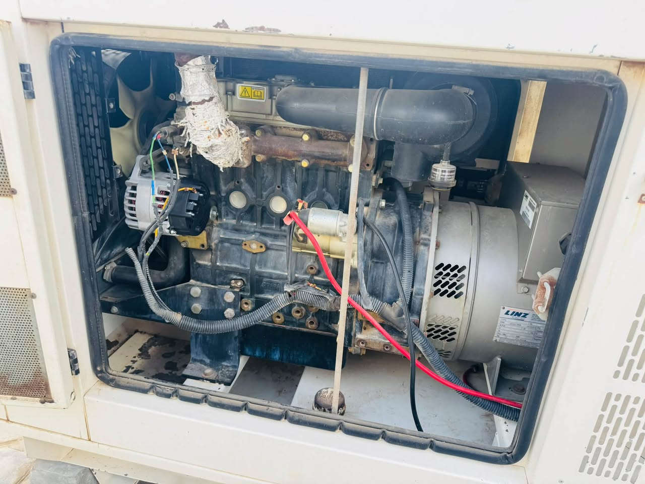 مولدة ديزل • بيركنز • 22KVA