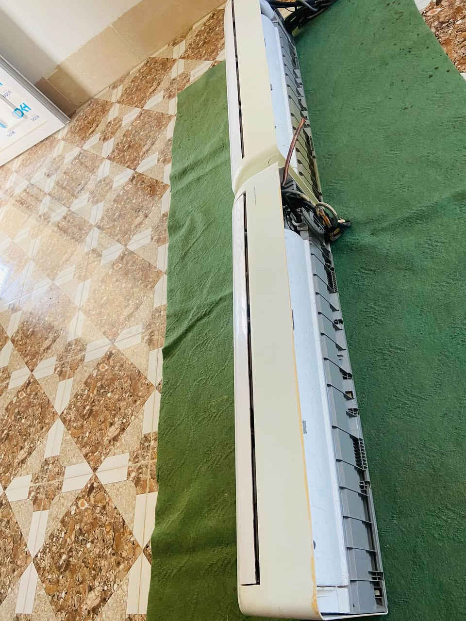 السلام عليكم
سبالت جنرال ماكس مستعملات شي قليل حجم ٢ طن قطعتين داخليه للبيع 
***********

