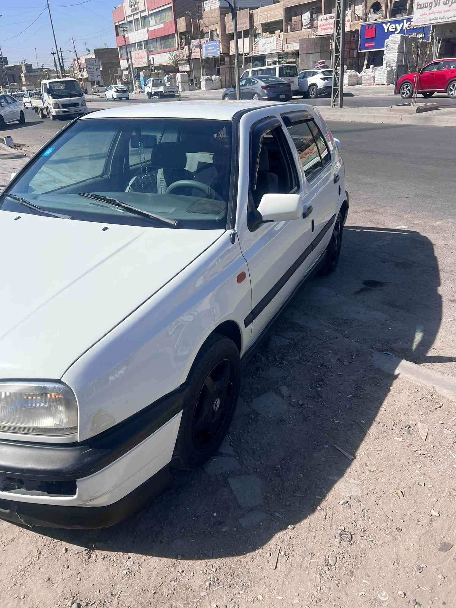 كولف موديل 93   لاستفسار  ***********
السعر 40 و بيه مجال معمره كامله بي نقوصات بسيطه 
غرفته نضيفه تبريد شغال  بيه ضربه ب جملغ لايسر 
سياره حلوه و مرتبه ما توكفك   هدزته بشهر 7  سويته ما صار اله هواي
