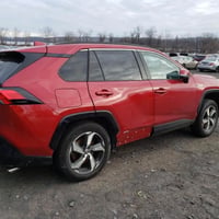 للبيع تويوتا RAV4 PRIME SE موديل 2022 🇺🇸 السيارة وارد أمريكي، لون أحمر...