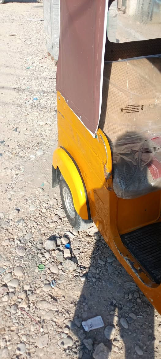 السلام عليكم تكتك 20 رقم وسنويه بيها بس هاي الضربه اللي بالصفحه خفيفه السعر 6او 300بيه مجال قليل مكاني بغداد مدينه الصدر ***********
