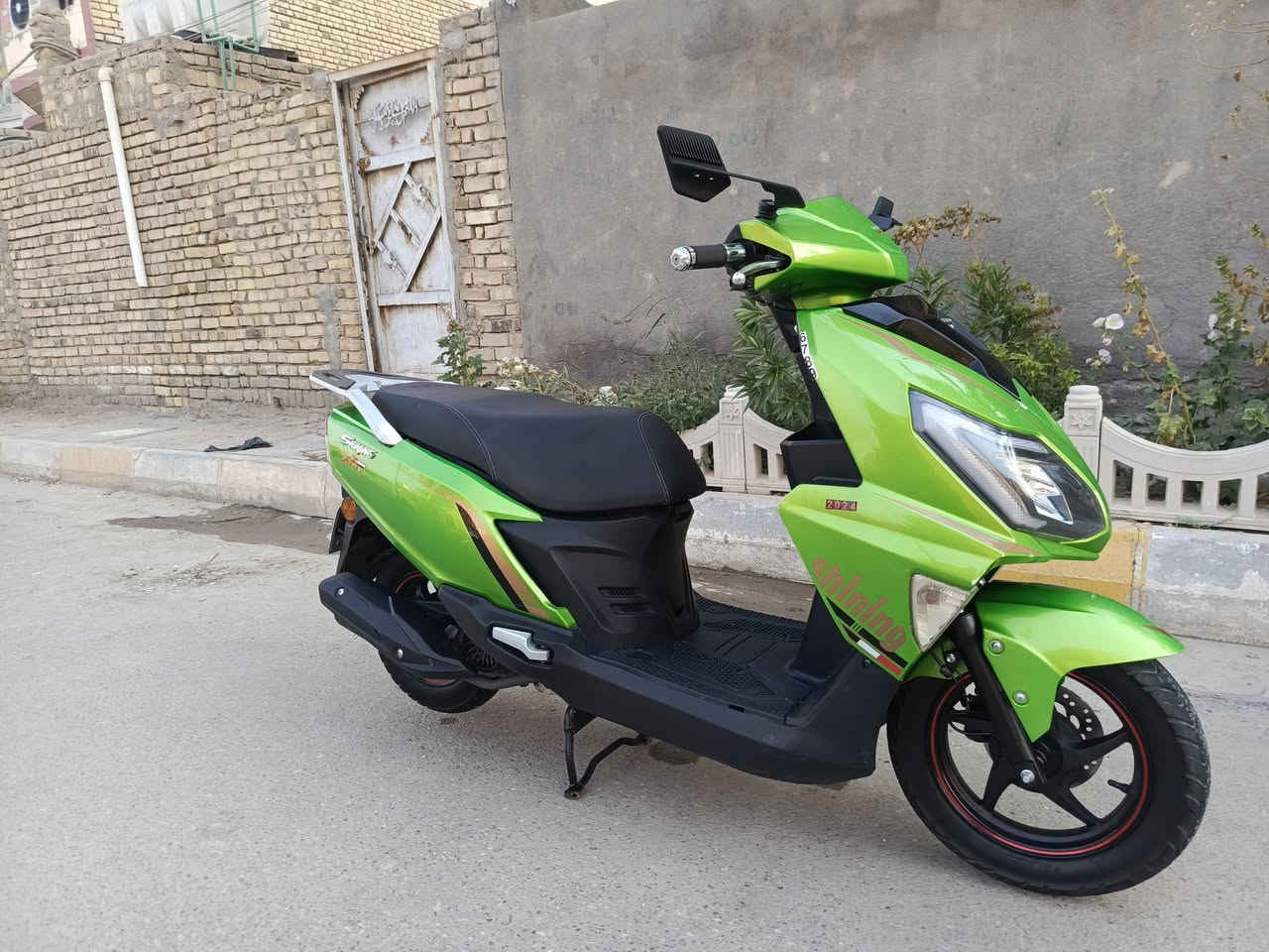 السلام عليكم ورحمة الله وبركاتة
دراجة شننك موتر موديل 2023طالعه ب2025 محرك 125cc ماشيه ٣٠٠٠كوري شرط الفحص وين متريد برغي مامفتوح بيهه شلعه ومعدل ونعومة خير من الله مرقمة ذي قار أنگليزي لوحات ثنين وسنوية لل2030 تحويل مباشر تايرات جدد 
كهربائيات كلهة شغالة لايت Led وبگ لايت اشاير بصمة تشغيل عن بعد كيجات الكتروني سرعة وبانزين وشاشة اعطال ودهن شرط مابيهة اي نقص ترايك وين متريد لاظربة ولادحجة مكفولة عدت الشركة موجودة + سويج وبصمات 2
مكاني ناصرية الاسكان الصناعي 
للاتصال«***********»
السعر مليون و٣٠٠الف
