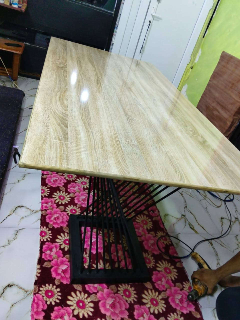 ميز طعام للبيع
طوله 180
العرض 90
جديد 
رقم ***********
