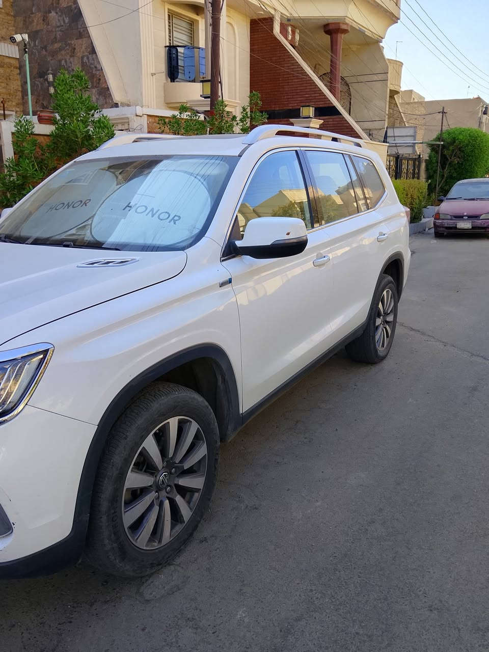 السلام عليكم 
 سيارة RX8 للبيع  موديل 2021 ماشية 73الف كيلو متر صيانه داخل الشركة لازالت تحت الضمان السعر 21مليون دينار  مكفولة من الضرب والصبغ عدا كسر صغير في شباج التحتاني الدعامية علما ان الدعامية الاصليه  سليمة وطخة خفيفة في باب الجنطة الخلفي موضحة في الصور للاتصال ***********
