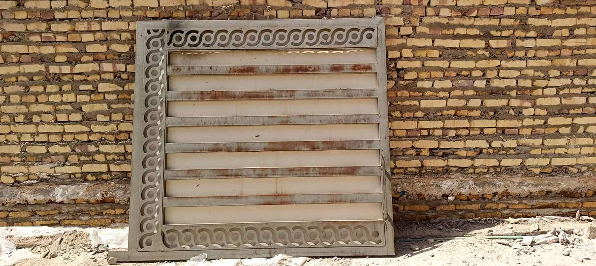 السلام عليكم للبيع باب سلايد الطول 3 والارتفاع 2 بغداد الشعب السعر 300 رقمي
***********
