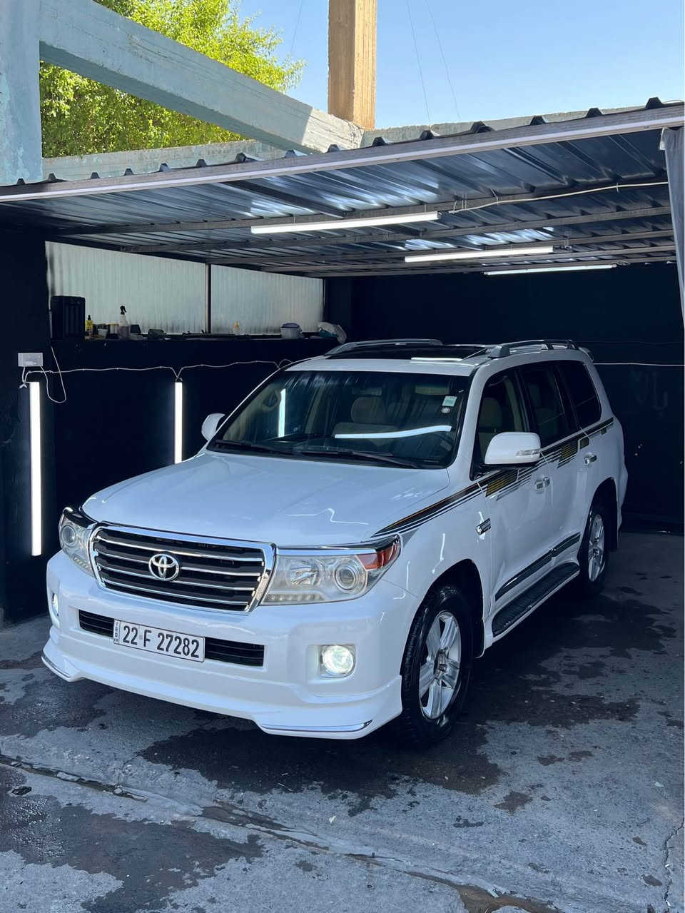 Toyota Land Cruiser 2008
GXR
V6
ابيض ثلجي

ثلاث شاشة
حساس خلفي امامي
بصمة
تشغيل عن بعد
فتحة
كاميرة
شاشة
ثلاجه 
كير اوتماتيك
داخل فورميكا
تحكمات ستيرن
تحديد سرعة
فول فول 
اخوان سيارة بها قطعتين صبغ بدون داخل بدون ارباك جدن نضيف كلشيء جديد بسمي  كير محرك اكسل كفالة
سعر ٢٤٣مجال بها ١٢ورقة غرامة وراء معاملة ارجع لك 
عنوان اربيل
*********** أربيل, العراق
