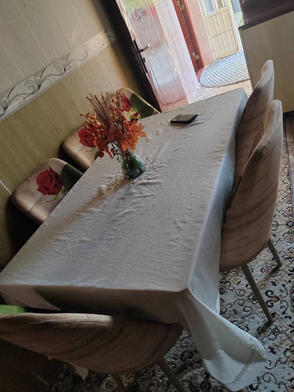 خورماڵ • طاولة ٦ اشخاص • نظيفة