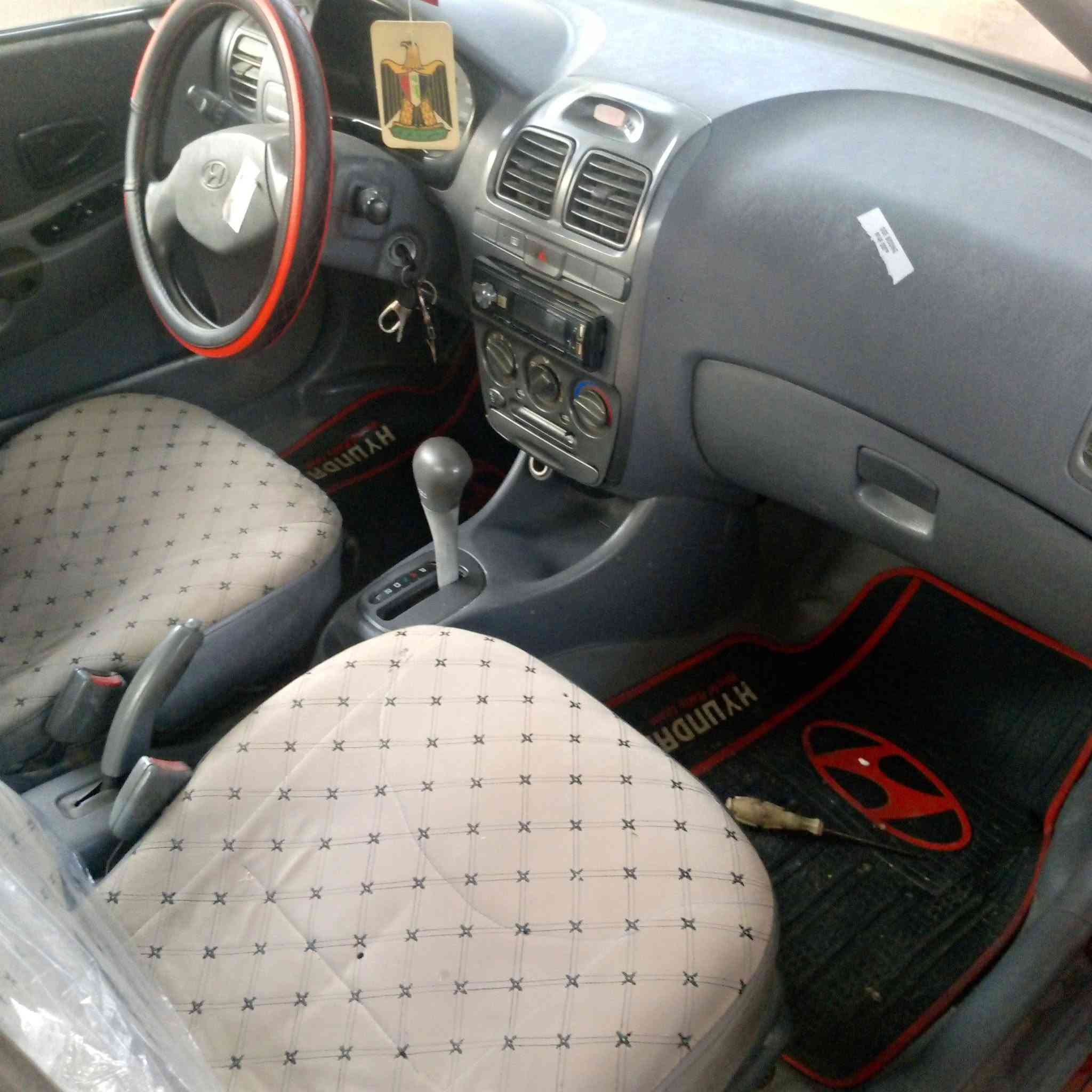 اكسنت فيرنه • ٢٠٠٠ • اوتو