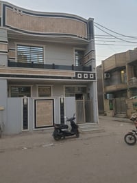 بيت جديد للبيع او الايجار نزال عباس شارع 12 البيت مدخلين 3 غرفه نوم مج...