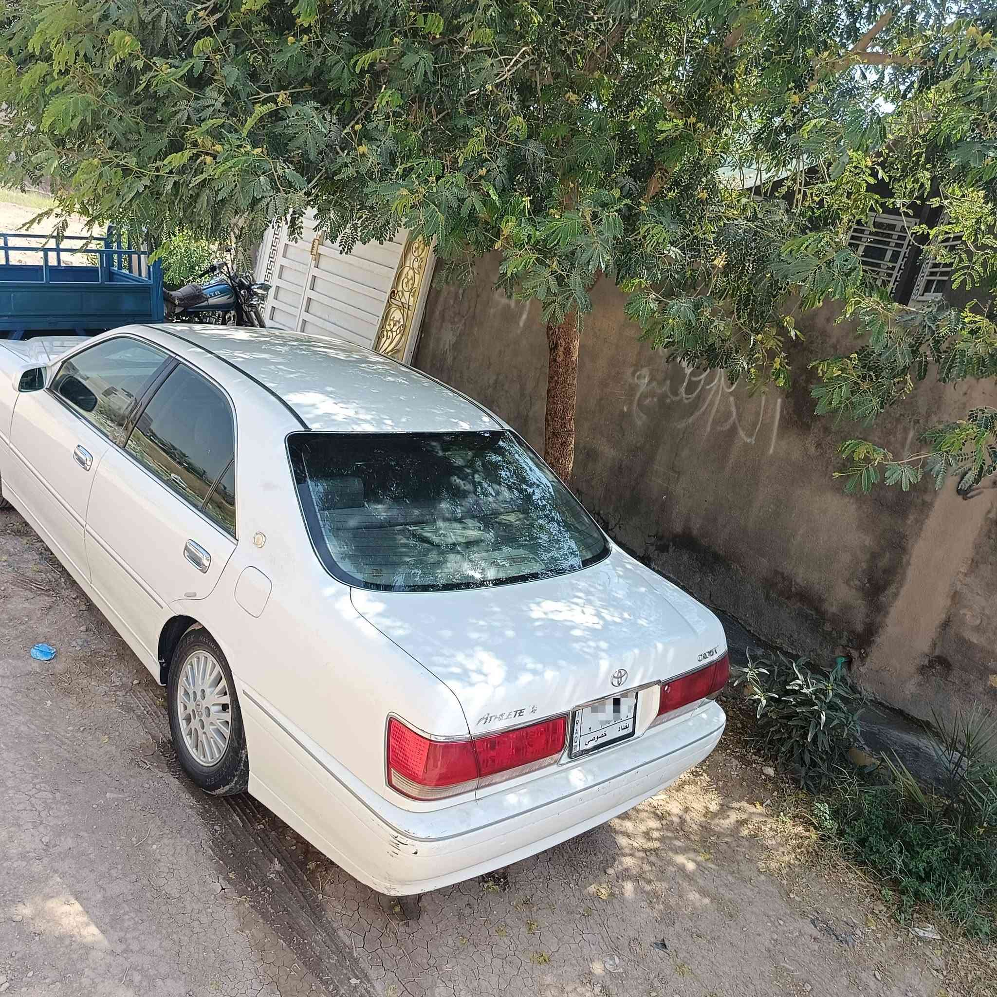 ادوات ادوات بدون ارقام بدون سنوية ملكة جنون جاهزة بدون اي نقص .. دكمتين 
كصة جنطة. 
محرك D4 الكبير 
كير.. فول 
تبريد فول 
عظم مرتب نظيف جدا 
نصبة حلوه ومرتبة 
حدادية فول 
دهن جديد اصلي. 
غرفة نظفية اصل شركة 
كهربائيات شغالة 
سبير اصلي ما نازل. 
شاصي جديد بدون خياس 
السيارة محفوظة وماطالعة مسجلة كمرك وقرص كمرك. ابيع ادوات السعر، ( 28 $ ) وبيهه مجال قليل ( ***********) اتصال سيم كارت فقط. المكان بابل الحلة.
