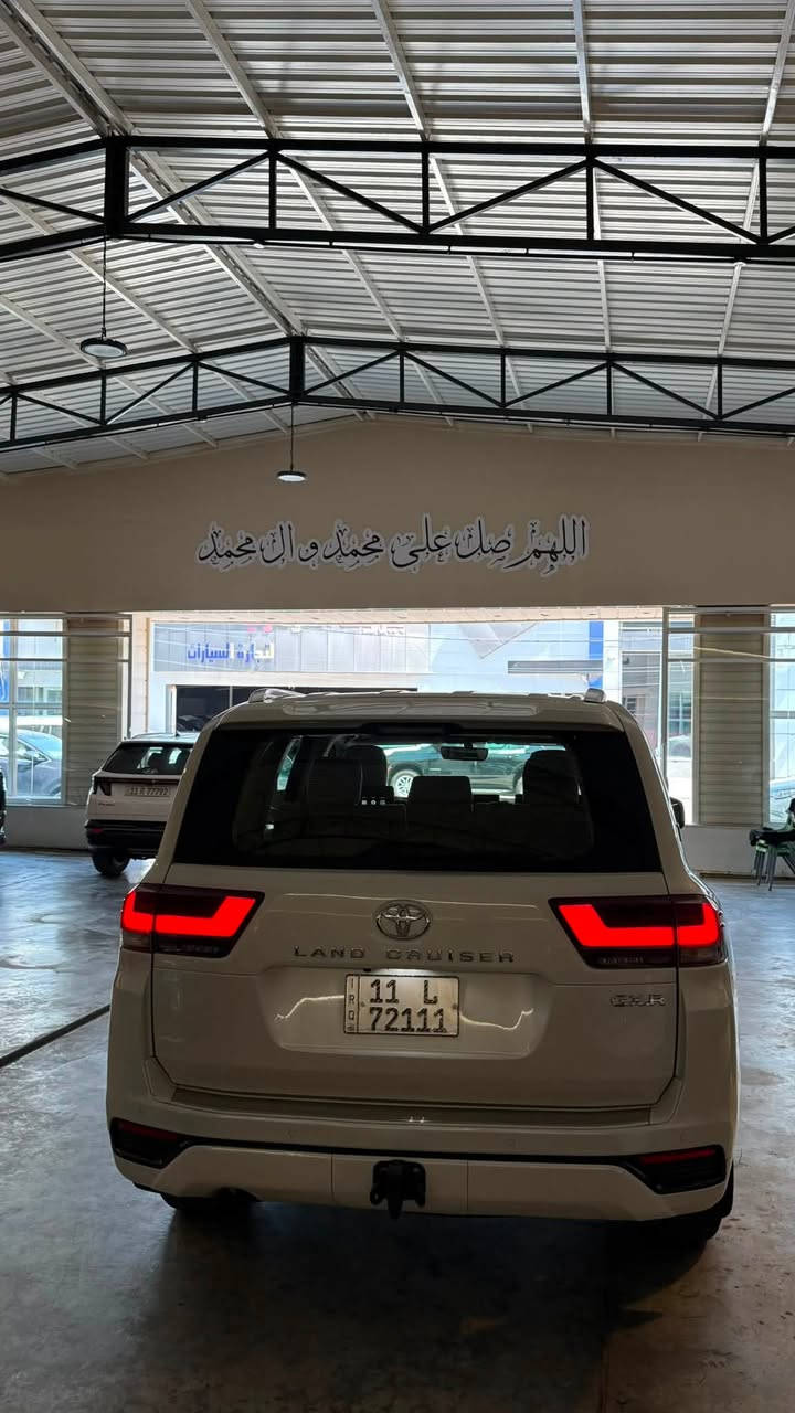 السلام عليكم 

لاندكروز 2022 ساز اصلية 
شاشات 
صندوك كهرباء 
كشنات تدفئة تبريد 
كراسي كهرباء 
فتحة سقف 
ماوس انضمة قيادة 
شاحن لا سلكي 
محرك 4000 تنفس طبيعي 
ماشية 84 الف 
جديدة كلش السيارة بدون اي اضافات ولا صبغ ولا تبديل 
بيها فقط بارد صغير بل صندوك 
ممبين ابد 
السعر : 59 الف دولار وبيها مجال 

بغداد // معارض النهضة الفرع الثاني // معرض زيد لتجارة السيارات

***********
