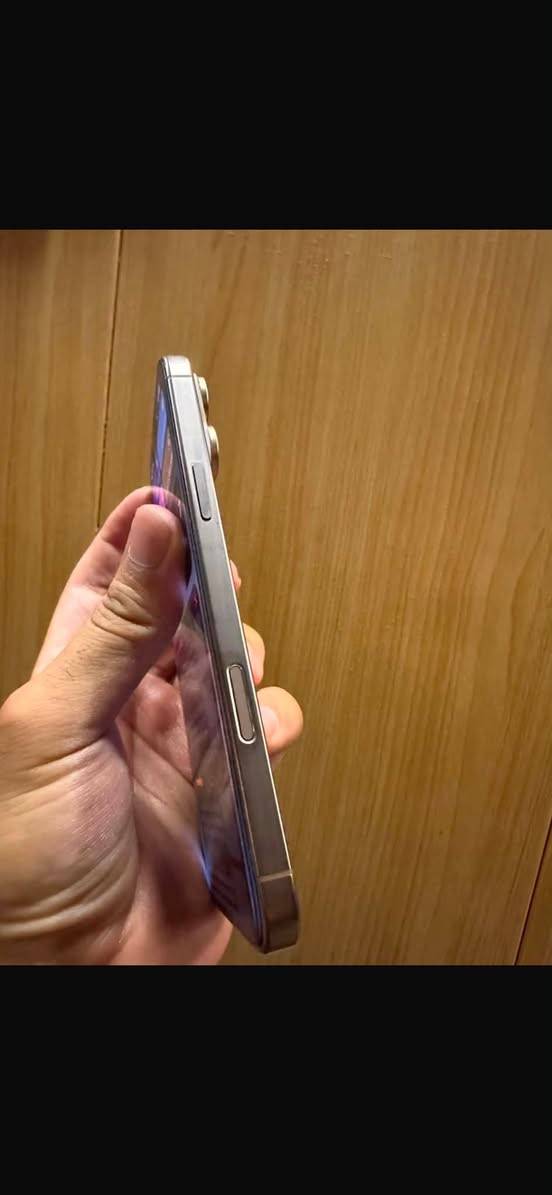مساء الخير اخوان
ايفون 16 برو ماكس ماستر شرق اوسط للبيع ب 1400 

ذاكرة 256 
🔋 97 
الجهاز بلاد كلشي ما مبدل بي 

مكاني بغداد البلديات شارع المصرف 

للتواصل واتساب او اتصل ***********
