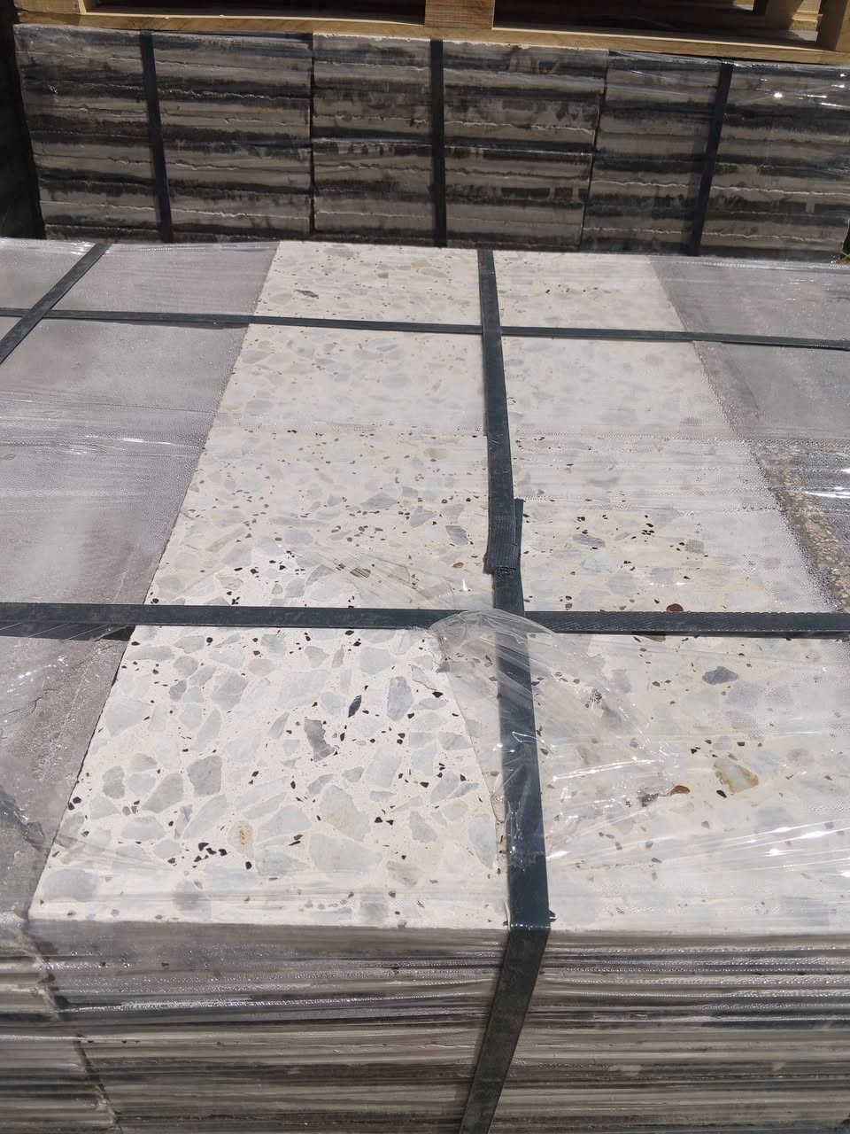 حياكم الله يوجد لدينا شتايكر ملون وعادي قياس 80*80//60*40/40*40كذالك يوجد لدينا بلوك اوتماتيك حراري للاستفسار الاتصال على الرقم ***********.
