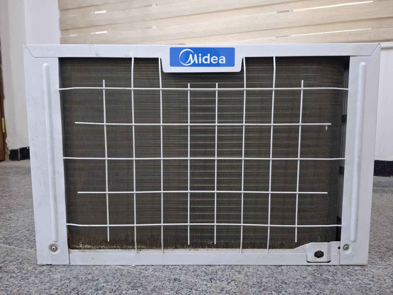 مكيف Midea  ٢ طن مستعمل موسم واحد كلش نظيف
مكان بغداد قادسية 
قفل ٢٥٠ 
اتصال/ واتساب 
***********
