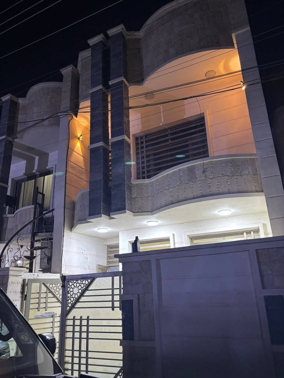 دار للايجار مساحه ١٠٠ متر الخارجيه حي الجهاد مساحه ١٠٠ متر طابقين ***********
