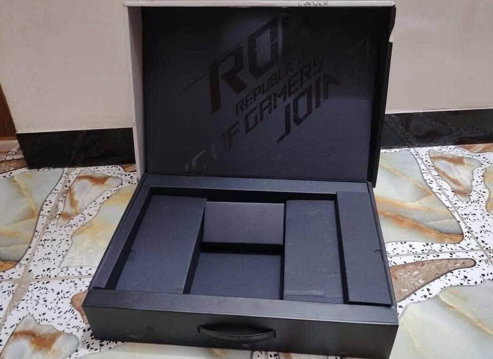 🔥 للبيع ASUS ROG Strix SCAR 17 🔥

إذا تبحث عن لابتوب احترافي يجمع بين القوة، السرعة، وجودة التصنيع، فهذا الجهاز يعتبر من أفضل الخيارات بفئته.

💻 المواصفات:
✅ Intel Core i7-12700H (الجيل 12)
✅ NVIDIA GeForce RTX 3060 6GB (140W)
✅ 16GB DDR5 4800MHz
✅ 1TB NVMe Gen4 SSD
✅ شاشة 17.3 إنج WQHD (2560×1440) بدقة 2K
✅ معدل تحديث 240Hz
✅ تغطية ألوان 100% DCI-P3 و100% sRGB
✅ لوحة مفاتيح RGB لكل زر (Per-Key RGB)
✅ Wi-Fi 6E
✅ نظام تبريد احترافي بتقنية Liquid Metal
✅ يدعم تشغيل شاشات خارجية بدقة 4K

⚡ مناسب للمونتاج، التصميم، البرمجة، الهندسة، الأمن السيبراني، تشغيل البرامج الثقيلة، والذكاء الاصطناعي، مع أداء ثابت حتى تحت الضغط بفضل نظام التبريد المتطور.

✨ شاشة عالية الجودة بألوان دقيقة وسلاسة ممتازة، هيكل قوي، وأداء احترافي يجعل الجهاز خياراً ممتازاً للاستخدام طويل الأمد.

📦 الجهاز نظيف جداً وجاهز للاستخدام وتجي تجرب قبل لا تشتري والجهاز خدش مبيه وحتى كارتونها وياها 

للبيع او المرواس ويه لينوفو LOQ 
***********

