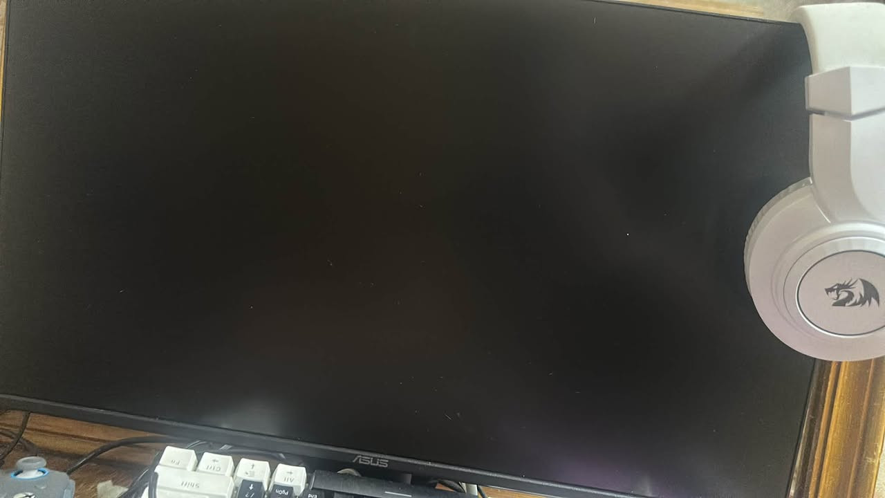 شاشه لبيع كيمنك سعر والله جديده مشتريه قبل عشر تيام 150 وبيه مجال لطيبن
*********** مكاني بغداد كراده داخل توصيل ماعندي
