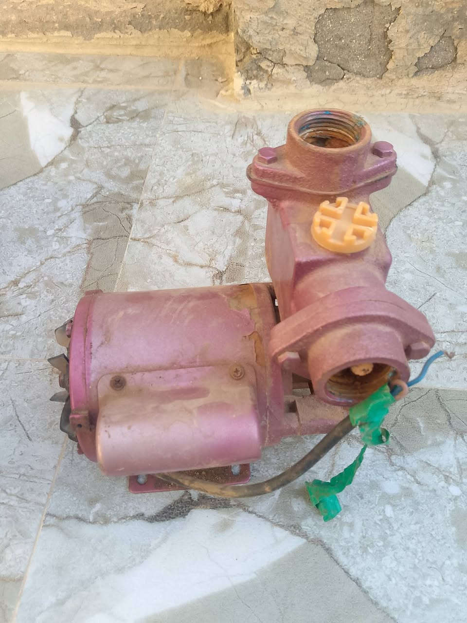 للبيع شغال مكانه بطويريج ***********
