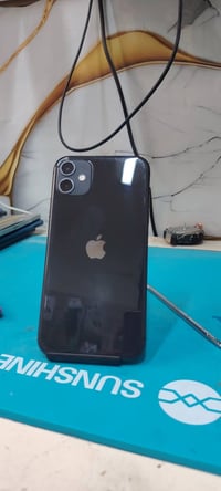 ايفون ١١ • نضافه • بطاريه ٨٢٪