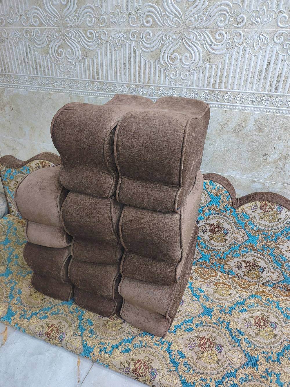 جلسة نضيفة مستعمل قليل بـ 450 وبيهة مجال العنوان كربلاء حي الغدير