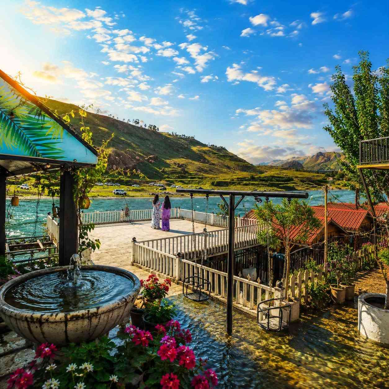 رحلة شركة الهتون الى مصيف دربندخان يوم #الجمعة للعوائل 
😍😍 نطلعك الصبح ونرجعك بالليل 😍😍

سعر النفر 15 الف فقط ✅✅

مصيف دربندخان + مدينة العاب كلار 

الانطلاق في الساعة الخامسة صباحاً من بعقوبة 
العودة في نفس اليوم مساءً بعد المغرب 
تاريخ الرحلة يوم الجمعة 4/9/2026

للحجز يرجى الاتصال على الرقم ادناه
 ‭***********‬
