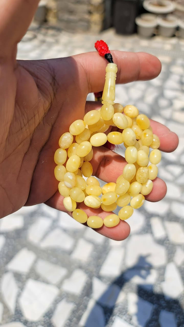 كهرب بولندي حر طبيعي مشجر كصه بيض الحمام الوزن 27غرام عدد الخرز 72 الشاهد استندر المسباح خالي من اي ضرر ***********
