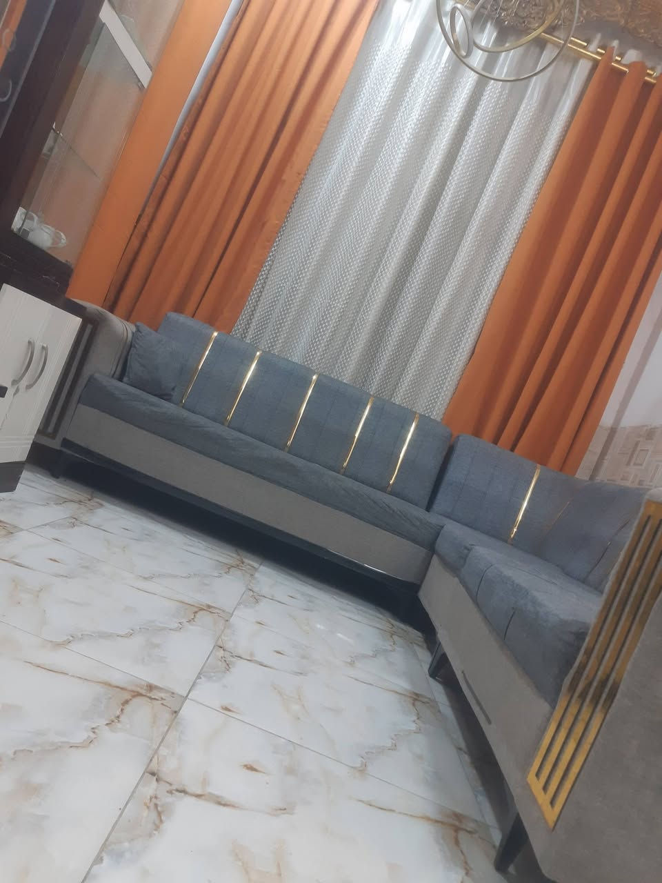 تخم ديوان كامل للبيع مابي اي ضرر نضيف بسعر مخفض ١٧٠ مع مجال بسيط لشراي
