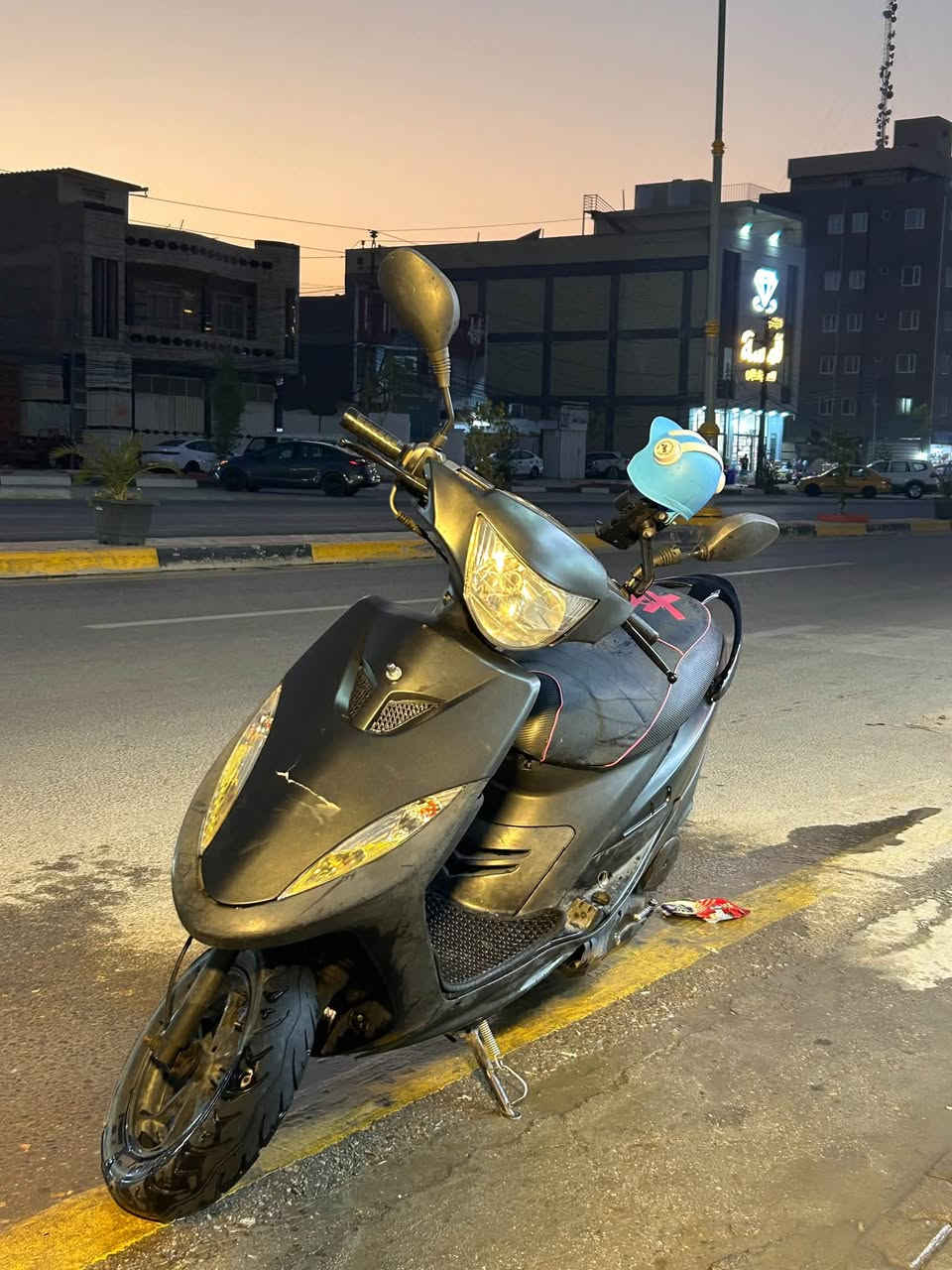 السلام عليكم ، ماكس عدلة مرتبة للبيع

نظافة فول شلعة ومعدل دراجة كلش حلوة
كلچ امامي جديد وباتري جديد كهربائيات ما بيها مشكلة
ما تصرف بانزين ، المكينة ما بيها اي صوت (خرسة) ، 
مزودة بسوبر ، باقي التفاصيل من خلال التواصل على
 صفحتي الشخصية أو واتساب وإتصال كذلك متوفر

السعر 600 الف وبيها مجال .

***********

***********
