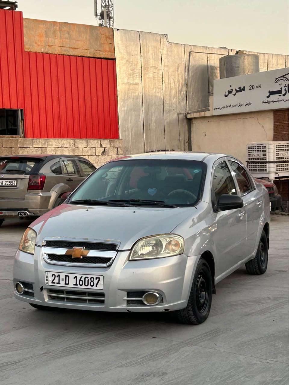 سڵاو 
شڤرۆلێت ئەڤیۆ 2007 گێڕ عادی 
گێڕ و مەکینەی بەشەرتی ١٠٠ فیتەر
چرکەی تیا نیە 
سەنەوی تازەیە تا 2030
حیزام نیە بە حیزام ئەفرۆشم پەڵە پەڵە بۆیاخی هەیە بەشەرتی سەقف ناوگرتنی نەبێ 
نرخ ٤٨$ و معامەلە 
*********** السليمانية, العراق
