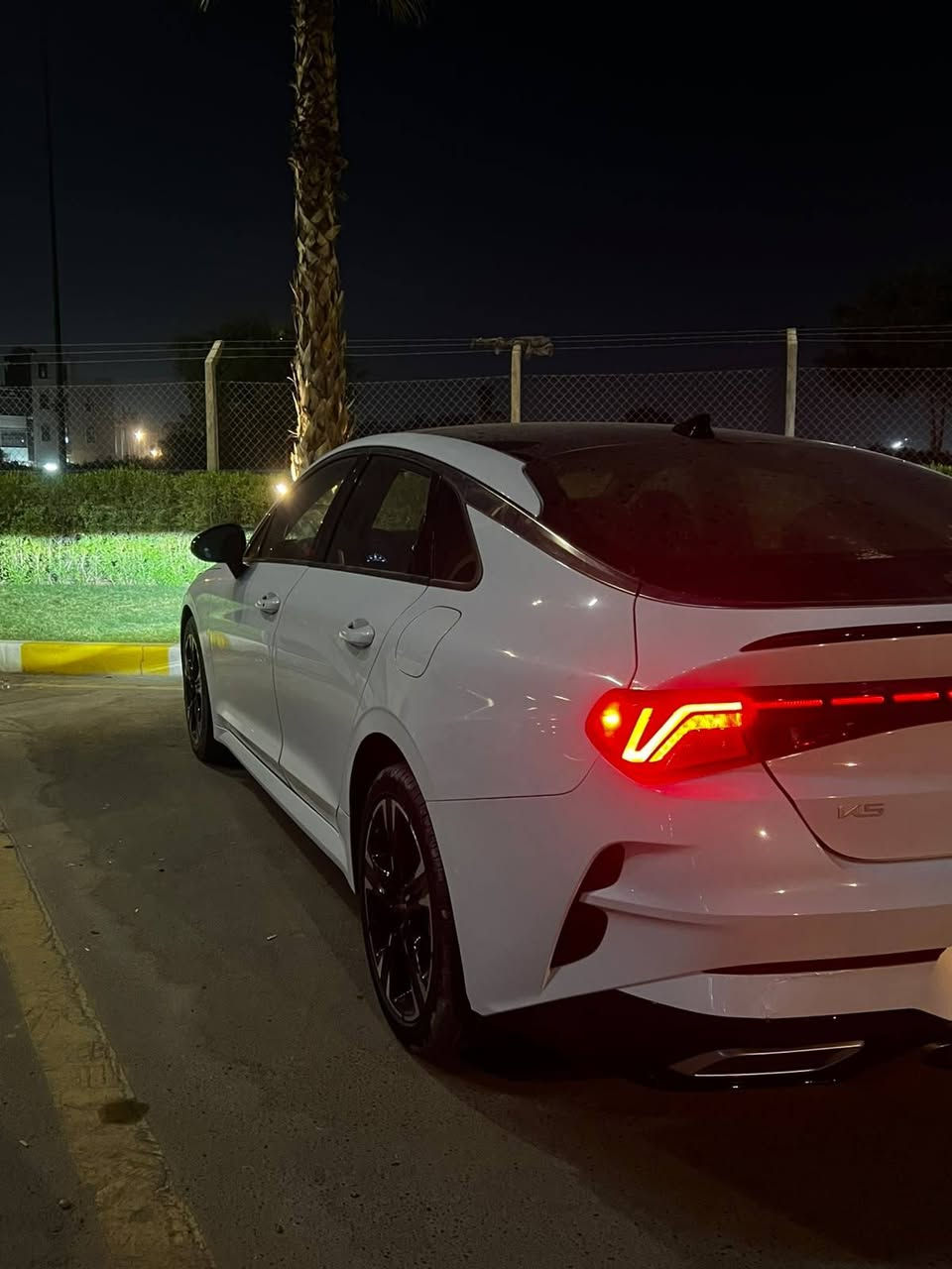 السلام عليكم k5 موديل 2023 جيتي لاين السعر 140 وبيهة مجال 
فول مواصفات داخل احمر بنراما تحكمات ستيرن رادار امامي خلفي جانبي نقطة عمياء تحديد مسار مواصفات الجيتي لاين معروفة

السيارة اني كاصهة من امريكة ع ايدي حادثهة فقط جاملغ و ربع البنيد بدون ايرباك السيارة الضربة مواصلة حتة الراديتر مابيهة لا شواصي ولا لغود  + سويتلهة سونار قبل كم يوم طلع بيهة حادث ب امريكة قبل حادث المزاد ومصلح ب امريكة  بيهة صفحة صبغ و موجود صورة السونار السيارة مابيهة ولا شخط داخل العراق استخدام منزلي مال طالب جامعة  الاستفسار ***********

نص مكتوب في الصور:
- Sales history with prices and images from the best vehicle 000-41331596 - 01/15/2025 - IAA Inc. bidspace.info
- 7:06 000-41331596 - 01/15/2025 - IAA Inc. omepage >> KIA >> K5 2023 KIA K5, VIN: 5XXG64J21PG198987 2023 KIA K5 N: 5XXG64J21PG198987 | LOT: 41331596 bidspace.info
- 7:06 000-41331596 - 01/15/2025 - IAA Inc. omepage KIA K5 2023 KIA K5, VIN: 5XXG64J21PG198987 023 KIA K5 N: 5XXG64J21PG198987 | LOT: 41331596 bidspace.info
- كار تشيك
- الكشف عن الصبغ السمكرة البارد التبديل الخدوش المحرك الكير المنظومات الكهربائية
- ***********
- ***********
- العنوان : بغداد - البياع - تقاطع درويش - مقابل المجمع السكني
- تاريخ الفحص 17-09-2026
- الوقت 7:28:35 PM
- اسم صاحب السيارة محمد عماد
- رقم السيارة 11 Z96418
- النوع والموديل كيا كي 5 / ابيض 2023
- ملاحظة : الفحص نافذ لمدة 3 ايام من تاريخ الفحص
- الجانب الايمن صبغ ومفتوح جامغ أمامي - طخة وبارد باب أمامي - طخه جامغ خلفي - رصعات وخدوش في الجانب
- الجانب الايسر صبغ ومفتوح جامغ أمامي - صبغ ومفتوح باب أمامي - صبغ ومفتوح باب خلفي - صبغ تكمة - صبغ وقص تكمة داخلية - قص وتبديل جامغ خلفي
- المصد الخلفي تبديل وصبغ قبق الجنطة - تبديل وصبغ دعامية - ضرر وتصليح داخل قبق الجنطة
- الجزء العلوي قمارة غير مفحوصة
- المصد الامامي صبغ ومفتوحة دعامية - صبغ ومفتوح بنيد
- الفحص النهائي للعيطة المرقمة : 11 Z96418 النوع والموديل كيا كي 5 / ابيض 2023 بتاريخ 17-09-2026
- CAR CHECK