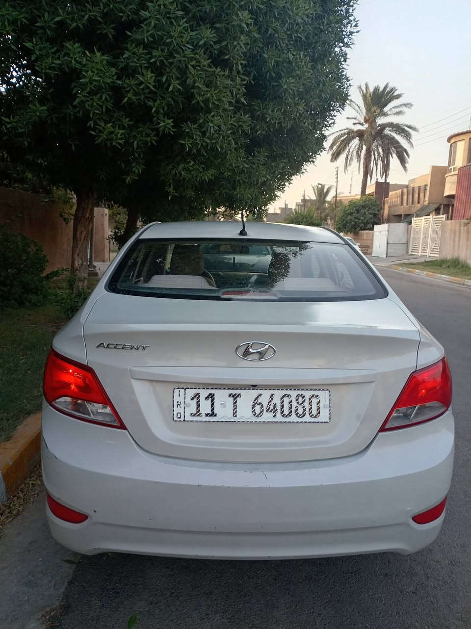سلام عليكم اكسنت موديل 16 وارد خليجي لون سمنتي رقم بغداد دولي هزه وسنويه جديده باسـمي محرك ١٤٠٠ وكير مكفولات خيـر من الله اقتصاديه تبريد ثـلج بدون ادوانز بيه طخه بالدعاميه الاماميه مصبوغه وجاملغ خلفي هلال مصبوغ على كد اصبعين فقـط السعر ٧٥$
مكان سياره غزاليه الاتصال ***********
