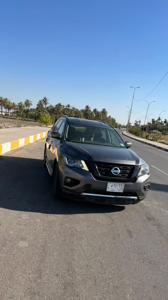 سلام عليكم 
نيسان بايث فايندر ٢٠١٩ فول مواصافات SL مكينة ٣٥٠٠
254 hp
320 N
١- حساسات خلفية + كامرة امامية
٢- كامرات ٣٦٠ درجة 
٣- مري قلاب + نقطة عمياء + تسخين ضباب 
٤- اضواء ترحيب خارجية وداخلية 
٥- تحكم ستيرن + تدفئة ستيرن 
٦- ثلاث قطع تبريد 
٧- كشنات كهرباء + تدفئة وتبريد كشنات 
٨- صندوق كهرباء شفط 
‏٩- AWD + two mode (درايم + اكسل ) 

* رقم بغداد باسمي 
* حادث جاملغات امامية وبنيد وجزء من الباب ملاون وشخط بالبيبان موضح بالصور 
* السيارة مجفتة المكينة بالجديد ابيع بيهة مكينة
* السعر :- 145 وبيهة مجال 
* تحويل ثاني يوم 
* للاستفسار واتساب او اتصال ***********
