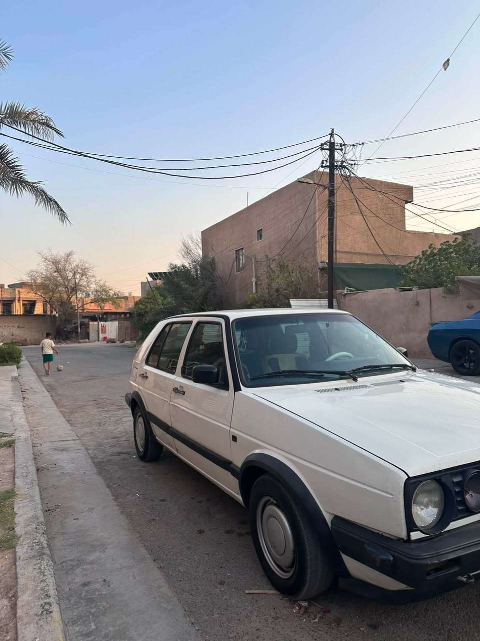للبيع – فولكس واغن كولف عضم بلاديه موديل 1991

🚗 الموديل: 1991
✅ النظافة: 90%
✅ بدون صبغ

الحالة الميكانيكية
* الكير والمكينة بحالة ممتازة، 
* شادهن جديد 
* فيتبم جديد.
* صدر أمامي وخلفي جديد.
* بلكات جدد
* راديتر جديد.
* التبريد شغال نقص بس صونده مكسوره

الملاحظات:

* السيارة تحتاج تخم تايرات.
* تحتاج كهربائيات.

· السعر 40 مجالها حك الجيه ✅

📞 للاستفسار: ***********
