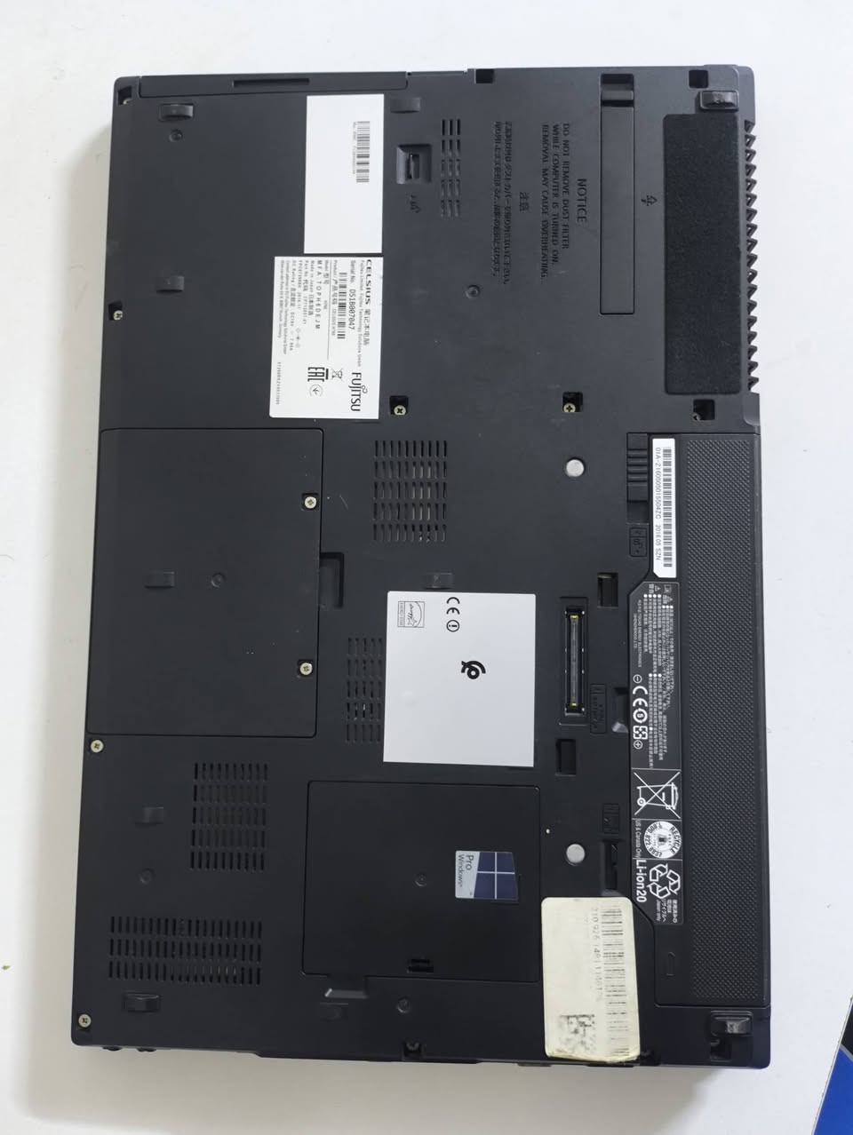 السلام عليكم ورحمة الله وبركاته
لابتوب Fujitsu Celsius H760 للبيع 

المواصفات :

المعالج: Intel Xeon E3-1505M v5

المعالج: 4 أنوية / 8 خيوط، سرعة تصل إلى 3.70GHz

الرام: 8GB قابلة للترقية

التخزين: 256GB SSD

كرت الشاشة الخارجي: NVIDIA Quadro M2000M 4GB

كرت الشاشة الداخلي: Intel HD Graphics

الشاشة: 15.6 إنش FHD 

يحتوي على منفذ اقراص 

مكفول من ناحية كل شيء وما بي اي عيب تجي تفحص واتاخذ وانت مغمض

علما يشغل العاب متوسطة مثل فورت نايت 60_70 فريم و gta 5 60 فريم استخدامه شهر فقط من الباكيت مع كامل الملحقات ( جنطة / ماوس / شاحنة )

السعر 300.000 دينار ورجاء اللابتوب سعره الحالي بالسوق 350_400 الف تكدر تبحث وتتاكد 

مكاني بابل حلة وهذا رقمي ***********
