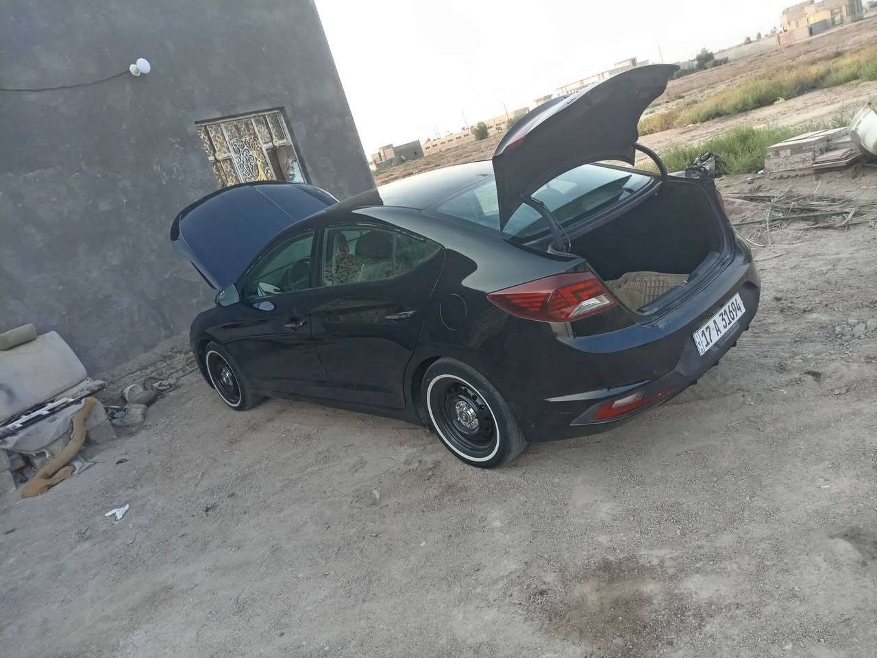 سلام عليكم النتره ١٩ كير ٦ مكينه ٢٠٠٠ دوش سياره
جديده بمعنه الكلمه حادثه جملغ فقط بدون دوخل وصبغ نص الباب واباقي مكفول ترهم مروس او بيع سعر ١٠٨ وبيه مجال مكان سماوه ***********

نص مكتوب في الصور:
- اخ من هل عالم البائس Abdullah Alshbli