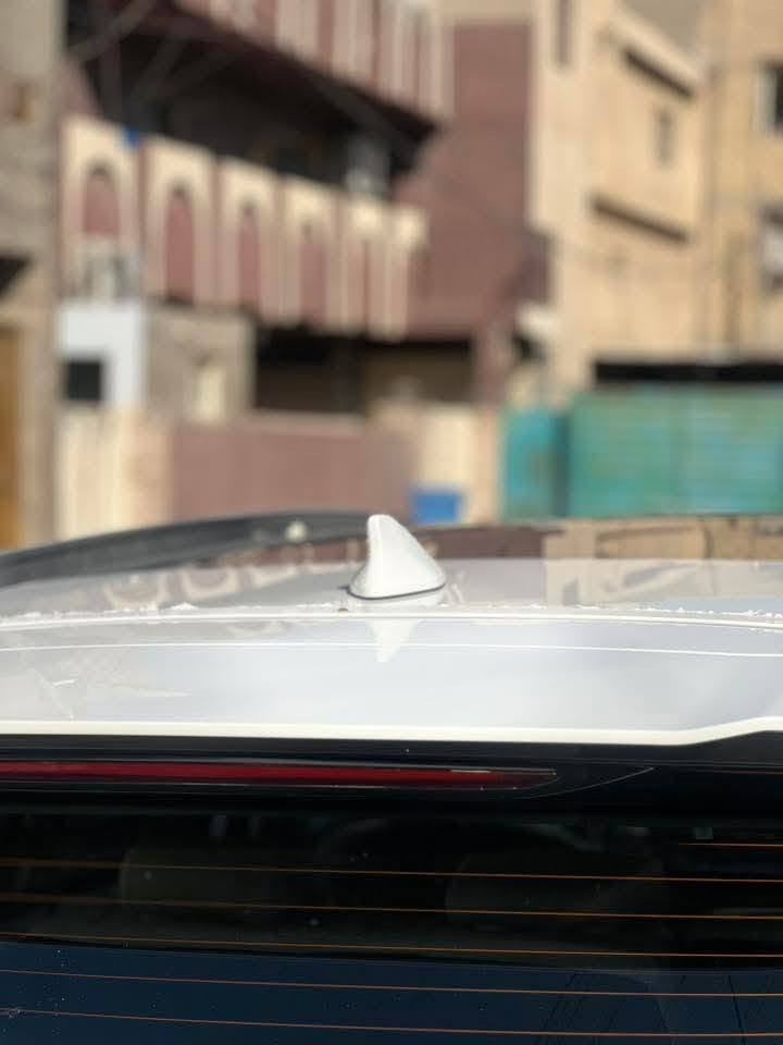 سورينتو 6 سلندر بانوراما كامل المواصفات 
- البيع نقدا فقط -
-كلين تايتل
-مكان موصل
الموديل: 2025 (خليجي)
المحرك: 6 سلندر، 3500 سي سي
العــداد: 33,850 كيلو متر
الضمان: 5 سنوات 

المواصفات:
*مقاعد جلد تدفئة وتبريد .
* دخول وتشغيل بصمة مع تشغيل عن بعد.
* هاند بريك كهربائي مع صندوق خلفي كهربائي.
* سقف بانوراما مع إنارة داخلية متعددة الألوان.
* عدادات رقمية متصلة مع شاشة وسطية كبيرة.
* كاميرات محيطية عدد 4 بزاوية 360 درجة.
* نظام عرض المعلومات على الزجاج الأمامي (داتا شو).
* نظام Apple CarPlay و Android Auto.
* مكيف ثلاثي المناطق مع وحدة تحكم خلفية.
* أنظمة قيادة متعددة ومثبت سرعة ذكي.
* مرايا كهربائية قابلة للطي وتحكم آلي بالنوافذ.
* المصابيح الأمامية والخلفية زينون مع كشافات ضباب.
* نظام صوتي فاخر مع شحن لاسلكي للهاتف.
* حساسات أمامية وخلفية مع نظام منع التصادم الخلفي.
* إطارات قياس 20 انج .
- مكان موصل
للاستفسار حول الأسعار، الفئات المتوفرة، يرجى التواصل على الارقام التالية 
***********
***********
