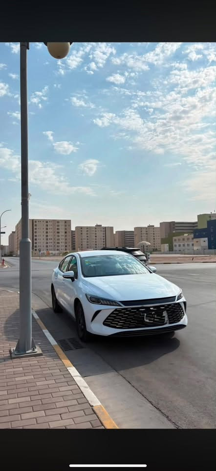 سلام عليكم للبيع BYD جن بلاس 
موديل 2025
كفاله ماعدا بارد بالبنيد والصوره الي ناشرها بالمنشور 
مواصفات عادية يعني المعروفه 
شاشة 
دخول ذكي 
كارت وبصمه 
داخل جلد 
ويل حديد 
تبريد ثلج 
السياره جديده عل أيدي 
ماشيه 24 الف 
سعر 17 مليون وبيها مجال 
مستعجل عل بيع 
الرقم ***********
***********
