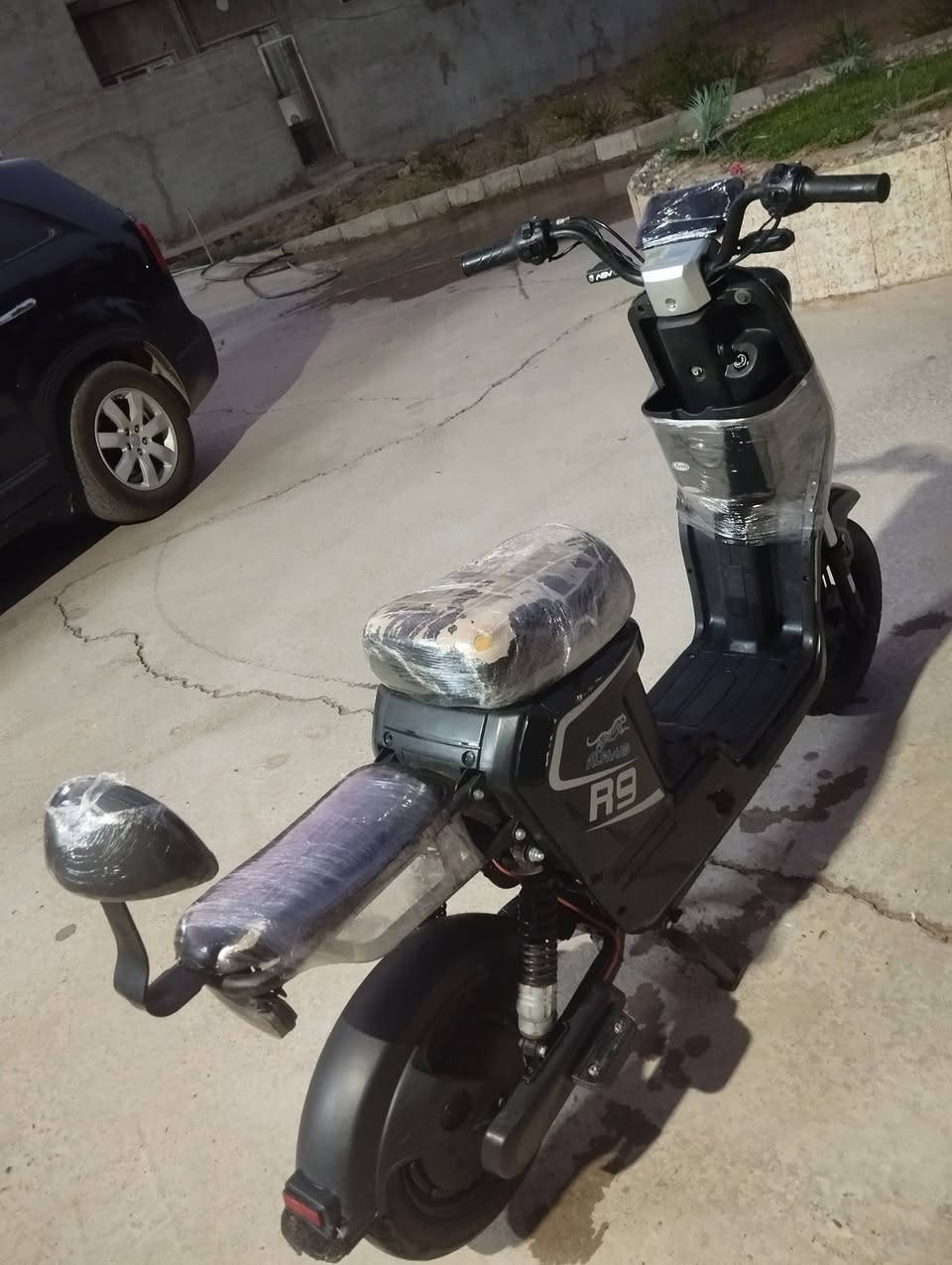 سلام عليكم 
 من بعد السلام  سعر 290 الف 
لبيع R9 
4 باتريات دبل شرط الفحص ما مبدلات 
قوه الباتري 25 امبير.
الماسافه الي يقطاعها من 25 ال30. كليو 
موصفات 
ملف1000. يعني انسه شي يصرف شحن 
3 نمر 
لايتات 
اشيار 
كله شغال شاحنه اصليه  وتك سويج واحد بي 
ملاحظة    اليده مال بريك وره مسكوره.   بس اليده تصلح ب 5
والدرع  بي ملاحضات بل نسبه السعره 
290 الف 
مكاني موصل مزارع زيونه يم المرور 
*********** 
السعر بي مجال لي شاري
