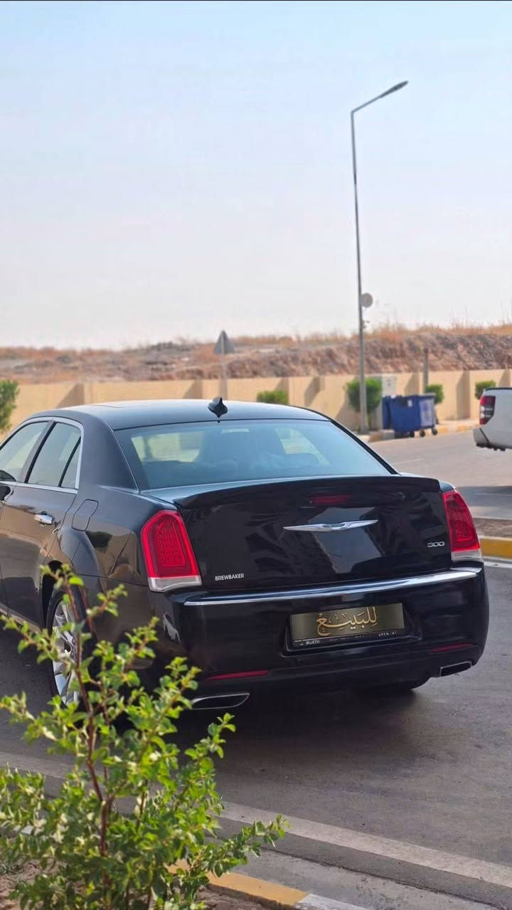 السلام عليكم
📢اوباما C300 
موديل 2016
🔸️رقم بغداد جديد  
مواصفات
🔴 بانوراما
🔴 كشنات جلد 
🔴 كشنات كهرب 
🔴 كشنات تدفئه 
🔴 تبريد قطعتين 
باقي مواصفات معروفه
ماشيه 170 الف كيلو 
🔹️ ضررها _ مبدل باب السايق وباب النفر نفس اللون بدون ضربه  + جاملغ الامامي الايمن صبغ بخ بدون فتح وبيها كم مكان بارد 
🔹️سونارها موجود الي يريدو يدزلي خاص 
🔹️مكان السياره موصل 
️📞للاستفسار ***********
