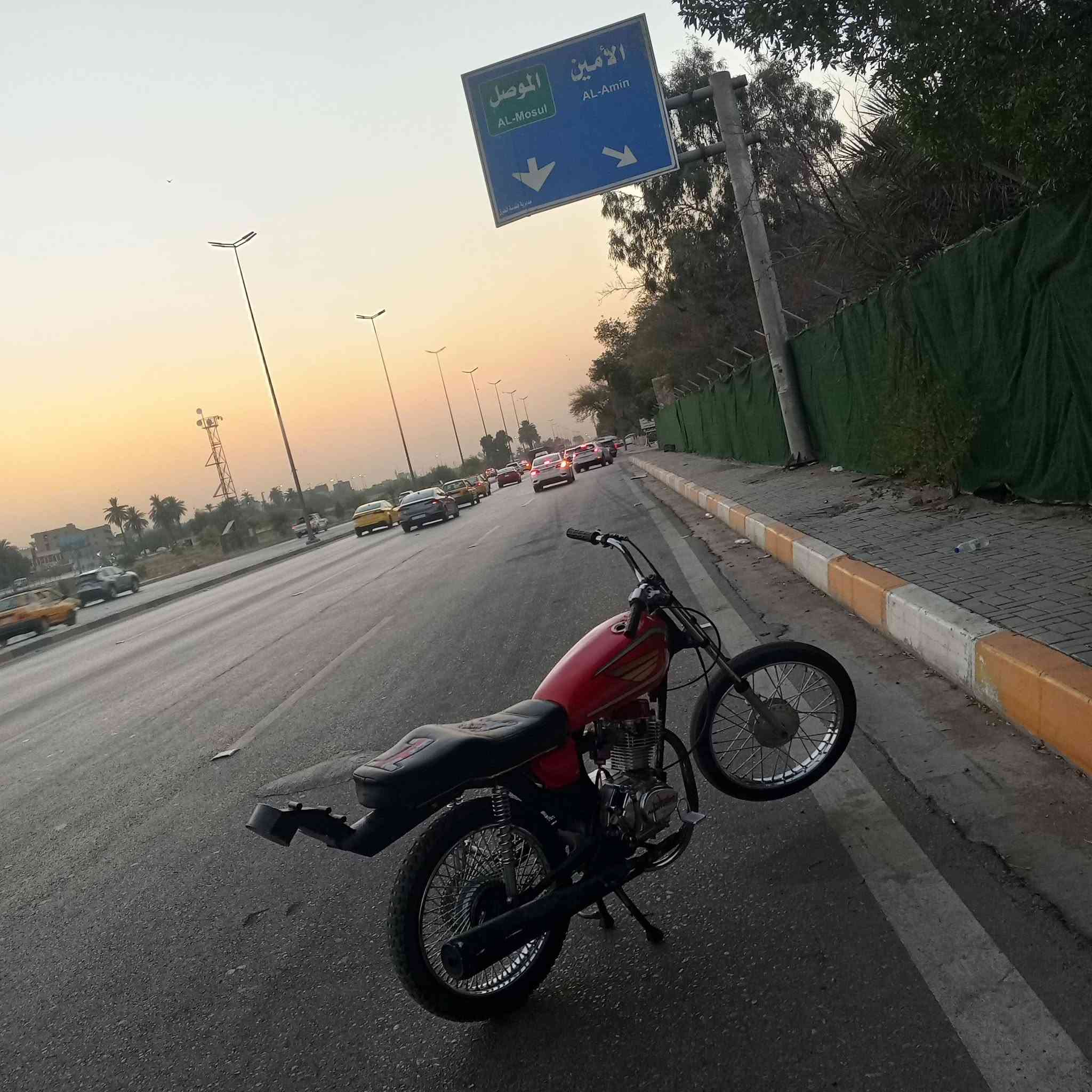 سلام عليكم دراجه تعمير 26 دراجه خير من الله مكينه تيربو مبدل ولفات بس دراجه اريد مراوس بسونك لمهم دراجه نضيفه وخمسه كير اريد رقم تلفوني ***********
