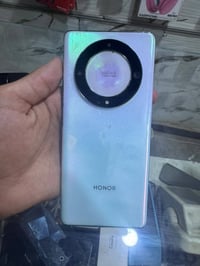 هونر x9a  ذاكره 256 نضيف جهاز وكلشي شغال بي  فقط ضهره تعبان  سعره 180 ...