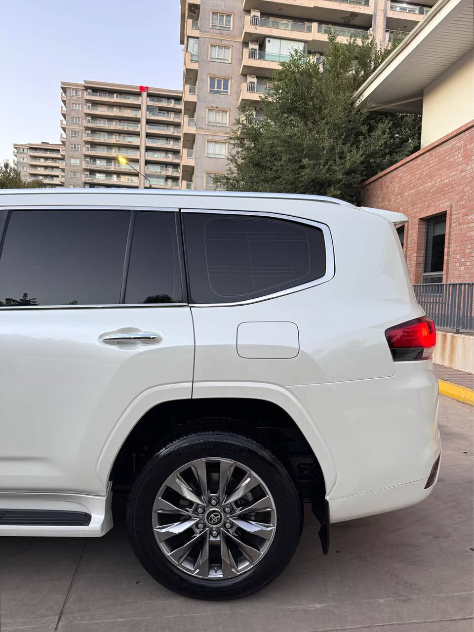 LAND CRUSIR 2023 / Twin turbo ✅ GXR
‎*********** واتس اب ✅

لاندكروز 2023 فول مواصفات توين توربو ✅GXR
موديل 2023 ✅
مواصفات ( شاشات ٣- سماعات jbl- لاسلكي - صندوك شفط - بعد هواي هواي مواصفات .........✅
 (ماشية 78الف حقيقي) ✅
سيارة كلً سيرفس مسوية بل شركة ساز✅
 سيارةً جديد علي ايد واحد بدون اي ملاحضة ✅
 ملاحضة ( بيهة اصبع PDR حتی بل فحص مامبين ) 
#سلیمانیە 
 *********** فقط واتس اب ✅ السليمانية, العراق

