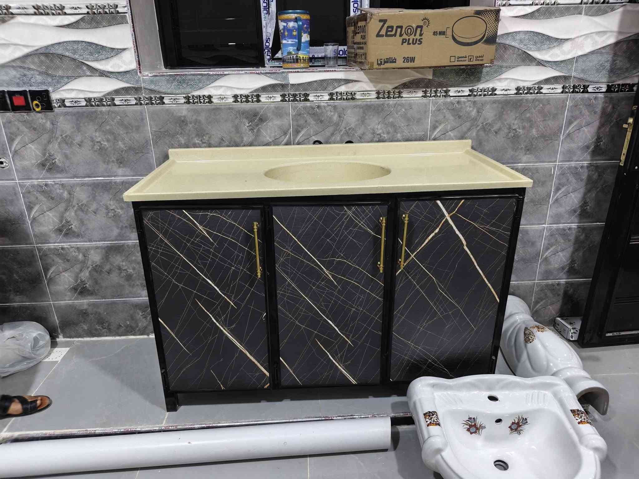 يوجد. مطابخ مترين ونص للاستفسار على هاذا الرقم ***********

نص مكتوب في الصور:
- HONOR X9c