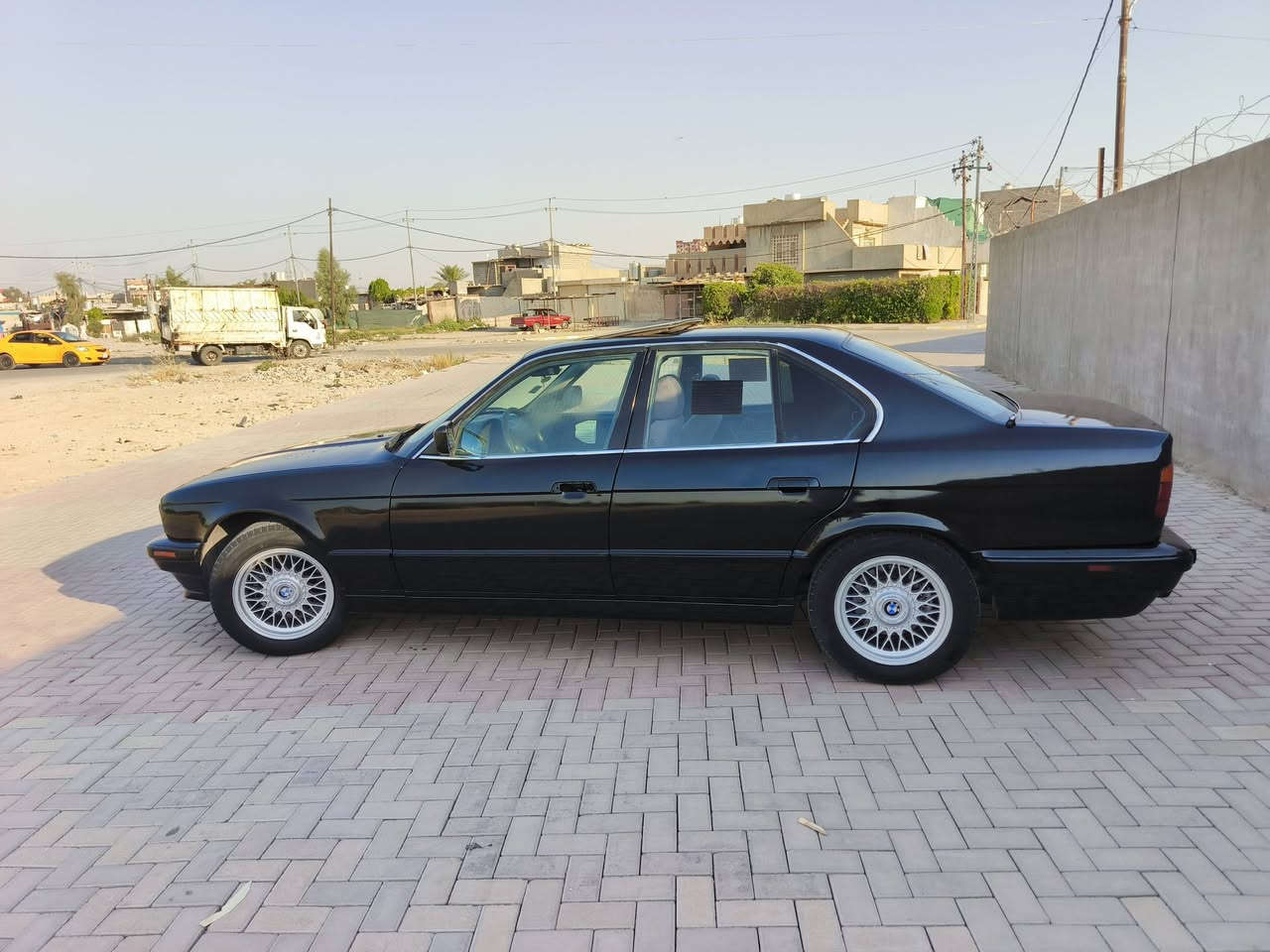 السلام عليكم بي ام دير محرك شرق تبريد بيع مستعجل هسه الراي يتصل السعر 30 وبيها مجال شرط تحويل بطاقه بنزين‏‪***********
