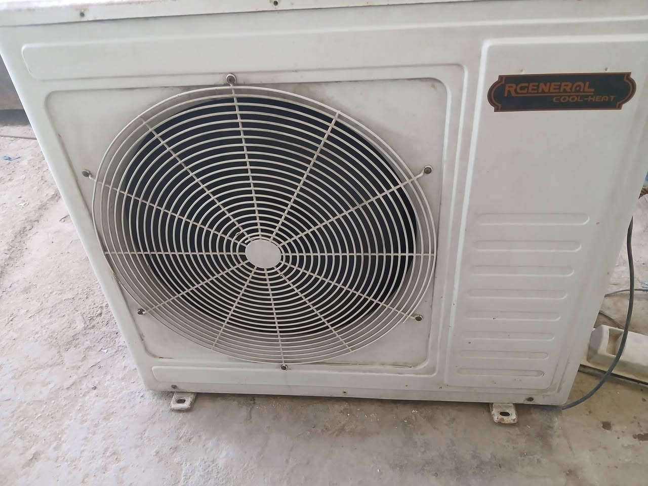 سبلت ٣ طن على فحص  مشتغل وكامل سعره ٦٠٠ بي مجال رقم هاتف ***********
