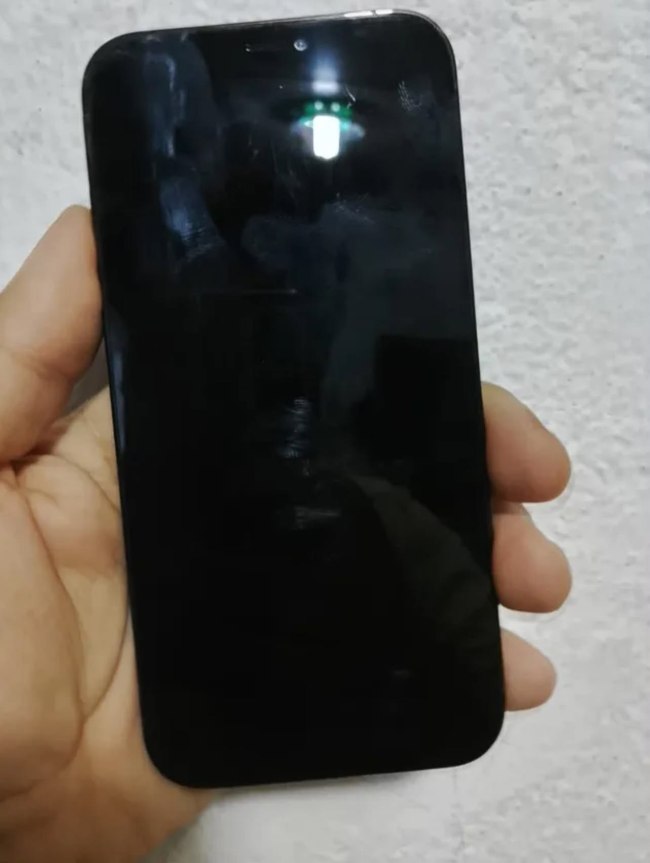 ايفون 12 برو ماكس نضيفف

مبدل شاشه

وبطاريه اصليه وما يصرف ابد

ذاكرته 256

كامره وحده ما تشتغل
 والزوم 
بسبب التحديث 

رايده ب 320 بي مجال قليل

مكاني البصره الجزيره

رقمي ***********

نص مكتوب في الصور:
- ١١:٢٧
- حول
- الاسم
- iPhone >
- إصدار iOS
- 27.0 >
- اسم الطراز
- iPhone 12 Pro Max
- رقم الطراز
- MGDF3PM/A
- الرقم التسلسلي
- GONDKWDB0D56
- انتهت صلاحية التغطية
- سجل تاريخ القطع والخدمة
- الأغاني
- الفيديوهات
- ۳۹
- الصور
- ٤٦
- التطبيقات
- A
- السعة
- ٢٥٦ غ.ب.
- متوفرة
- ٢٢٨,٣٣ غ.ب.
- ١١:٢٤
- حالة البطارية والشحن
- رسالة مهمة حول البطارية
- تعذر التحقق من أن بطارية هذا الـ iPhone بطارية أصلية من Apple. قد لا تكون التفاصيل دقيقة تمامًا.
- لمعرفة المزيد
- الحد الأقصى للقدرة
- ١٠٠٪
- هذا قياس لقدرة البطارية مقارنة بقدرتها عندما كانت جديدة. قد تتسبب القدرة المنخفضة بتقليل ساعات الاستخدام بين عملية الشحن والأخرى.
- أقصى قدرة للأداء
- الـ iPhone غير قادر على تحديد عمر البطارية.
- شحن البطارية المحسن
- للحد من استنزاف عمر البطارية يتعلم الـ iPhone من عادات الشحن اليومية، بحيث ينتظر ولا يتجاوز ٨٠٪ حتى يحين موعد حاجتك إلى استخدامه.