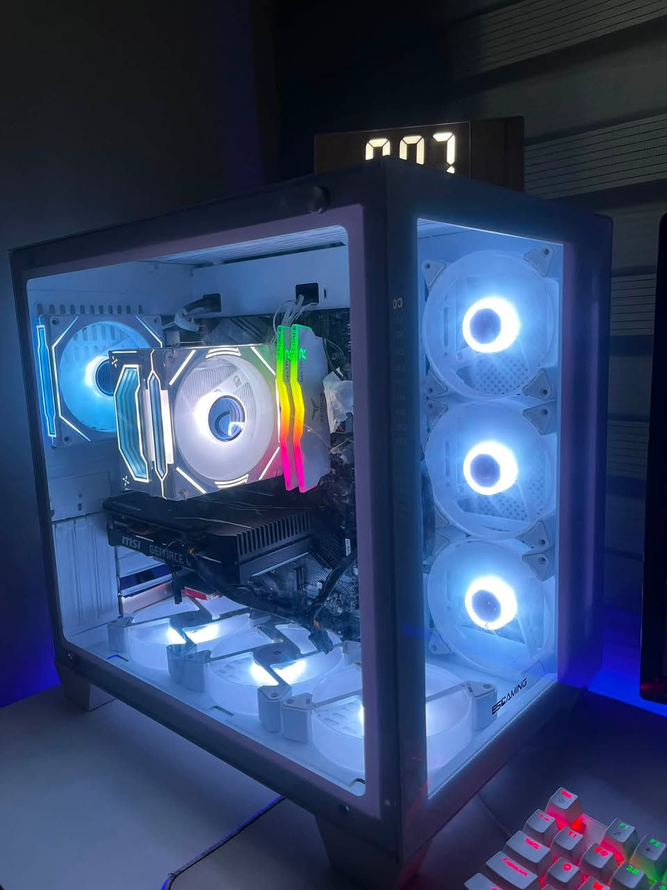 كاملة والسعر قفل قفل قفل من الاخير 760. الاستفسار. ***********
Z490.                      

i5 10400f

RAM. 16. 3200 DDR 4. T'FORCE

NMVE m.2.  (3)

power 750

كيس من ESCAMING

GTX1660 msi

-------------------------------كيبورد : GK510.  M.               

ماوس : ريدراغون M987K

جوستك : سيريس اس احترافية

ماوس باد :  ابيض RGB.  90*40

يو بي اس :  1500 مستعمل قليل

 والحاسبة بيهة حساب ابيك كيمز وبيه 3 هاردات متروسات العاب

شاشا :  24 مقوسة.  144hz.  1ms. سلم.  مكاني بغداد

نص مكتوب في الصور:
- This PC
- الأجهزة ومحركات الأقراص
- القرص المحلي (C:)
- ٢١,٦ غيغابايت حرة من ١١٧ غيغابايت
- القرص المحلي (D:)
- ١٤,٨ غيغابايت حرة من ١١٨ غيغابايت
- القرص المحلي (E:)
- ١٥٠ غيغابايت حرة من ٩٣١ غيغابايت